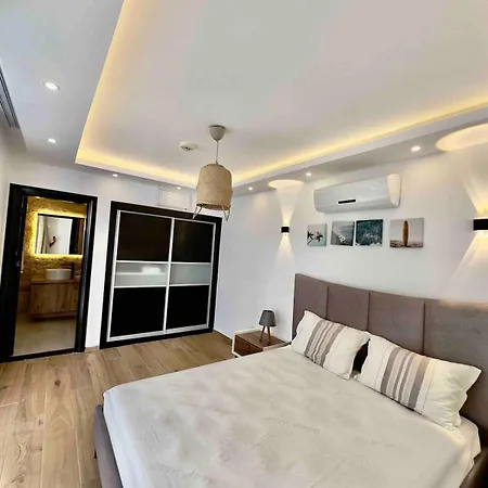 빌라 Mit Panorama-meerblick 20m Privatpool 쿠사다시