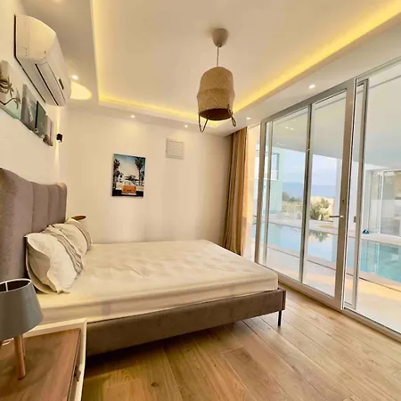 Villa Mit Panorama-meerblick 20m Privatpool Kusadası