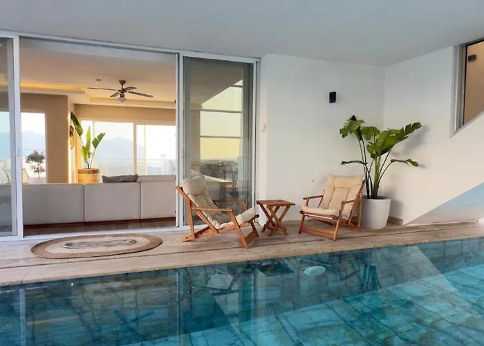 Villa Mit Panorama-meerblick 20m Privatpool Kuşadası
