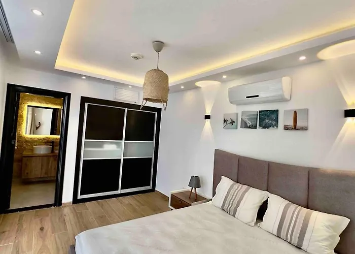 Villa Mit Panorama-meerblick 20m Privatpool Kuşadası