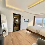 Mit Panorama-meerblick 20m Privatpool